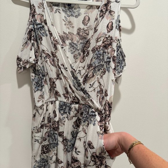 One Clothing White Floral Romper - Picture 7 of 8